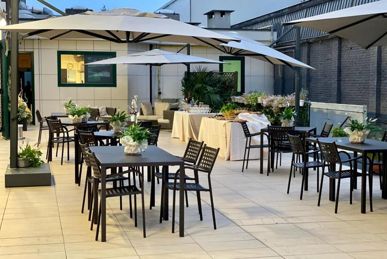 Hotel Parisi Nichelino Exterior foto